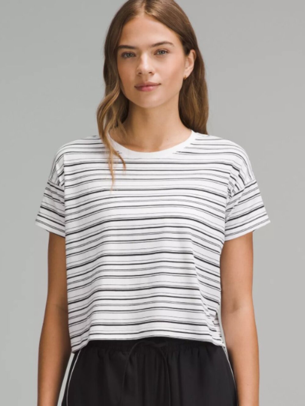 Lululemon Cates Tee in Cut Black Stripe sz 4
